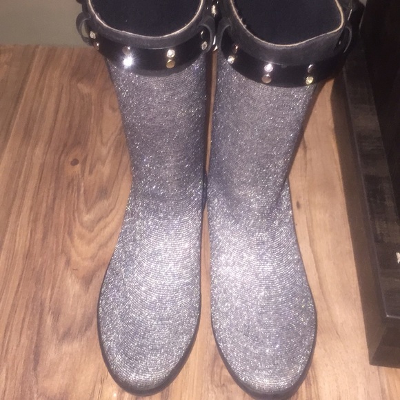 Corky’s Shoes - Women’s Silver Corky’s Rain Winter Boots Size 8